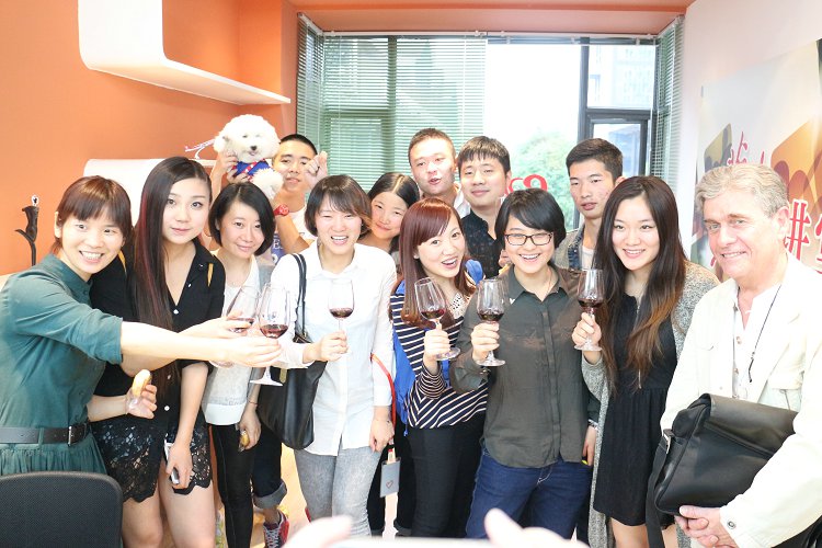 【法亞小語種】紅酒節活動