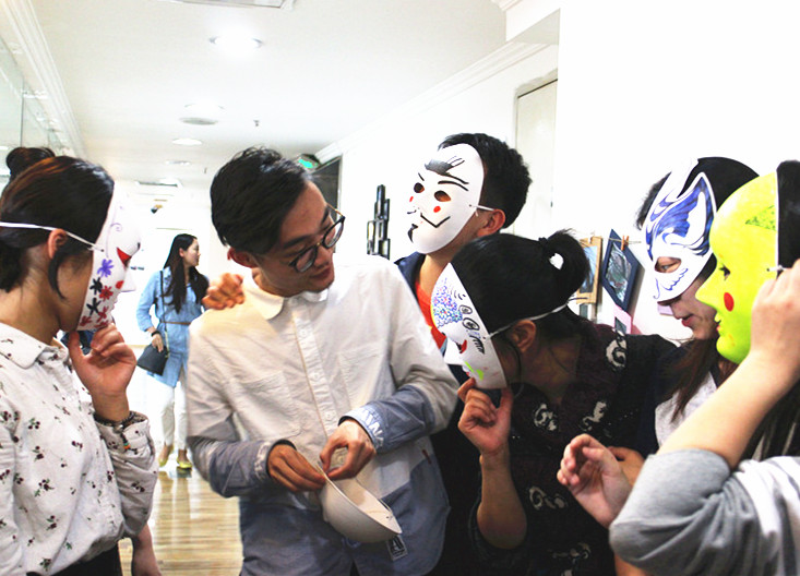 法亞威尼斯狂歡節：只要狂high，不要問why