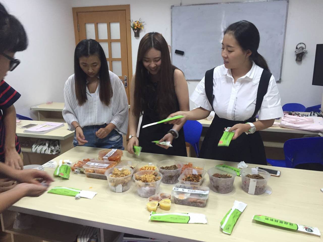 徐老師韓語出國班校內聚餐