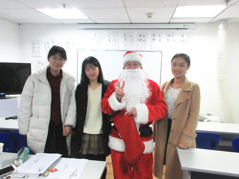 圣誕節：史上最形象圣誕老人降臨法亞！