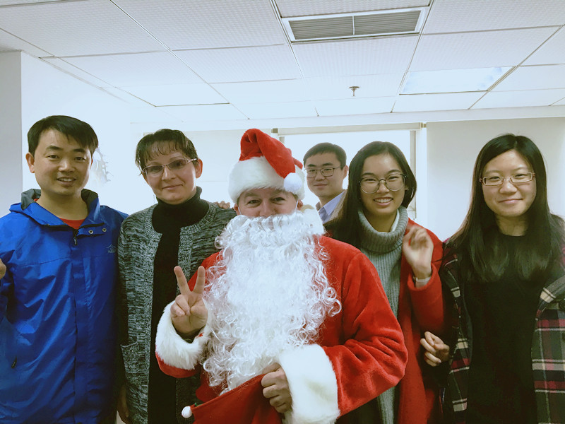 圣誕節：史上最形象圣誕老人降臨法亞！