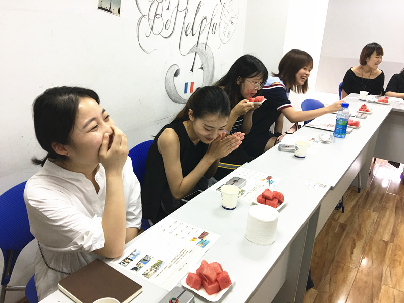 法亞意大利語角，究竟什么話題使現場男默女淚！