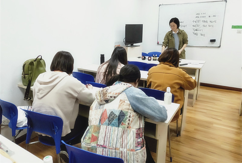 韓語初級周末班（祝亞楠老師）