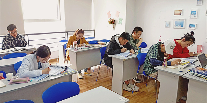 意大利語初級班（羅思思老師）